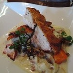 ビストロ ダイア - 2014冬　メイン　三河地鶏のパリパリ焼き　キノコとベーコンのフリカッセソース