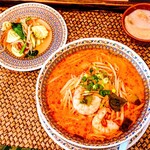 ナーラック - トムヤムクンラーメン (日曜ランチ)