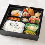 特選弁当 彩