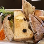 ラスティコツー - 大盛パン(240円)