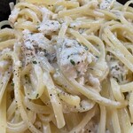 リヴォルツィオーネ - 渡り蟹の真白いパスタ