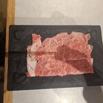 しゃぶしゃぶれたす - 埼玉県産の霜降り黒毛和牛サーロイン・その1です。