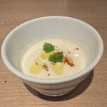 橙家 横浜みなとみらい東急スクエア店 - ローストピスタチオといくらの豆乳ヴィシソワーズ