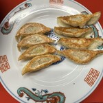 小洞天 - 手作り感のある餃子。ほとんどお客さんが頼んでいた。