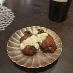 ケンゾーエステイトワイナリー - 手羽中の照り焼き　ゴルゴンゾーラソースがけ