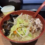 イレブンフーズ 源流 - 料理写真:やさいラーメン
麺かため