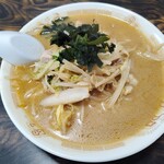 「味噌ラーメン」中 780円
