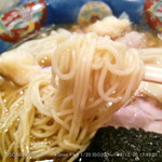 支那そば たんたん亭 - ワンタン麺の麺