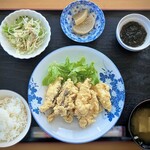 池間食堂 - 料理写真:魚の天ぷら定食（1,500円）定食には、煮物、サラダ、モズク等が付いています。ご飯は軽くでお願いしました。