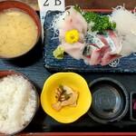 お食事処 魚一 - 料理写真:刺身定食３種盛り＠1980円