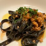 名前のないイタリア料理店 - イカ墨練り込みパスタ。やべーー旨い。