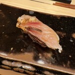 鮨 さんじ - カマス炙り