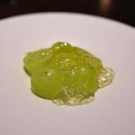 LAT.34°N by 蒼 - シャインマスカットを貴腐ワインのジュレで。おいしーー！