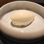 LAT.34°N by 蒼 - 柔らかく舌触り滑らかな牛乳アイス。