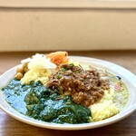 アリー コーヒー - ◎ランチセット　カレー三種盛り