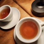 カルネジーオ イースト - 