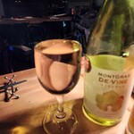 カルネジーオ イースト - 