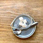 アリー コーヒー - お砂糖。