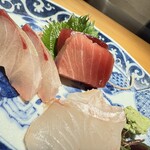 銀座 青天 - 高級お刺身盛り合わせ(ひらめ、しまあじ、中トロ、赤身)