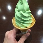 お茶の井ヶ田 喜久水庵 - 抹茶ソフトクリーム　230円