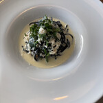 Trattoria esse - ズワイガニのクリームソース イカスミ入りタリオリーニ