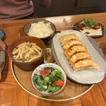 餃子といえば芭莉龍 - 焼餃子定食