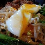 キブン、デ、、サチオ - 汁なし担々まぜ@温玉