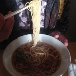 らーめん芝浜 - 出汁が効いている、旨い朝らー(醤油味）