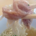 らーめん芝浜 - こちらのチャーシューもトロトロ癖になる