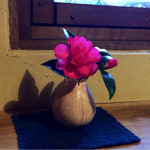 手造りそば 打墨庵 加瀬 - 窓辺の椿