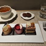 UN GRAIN - 紅茶　檸檬　フランポワーズ　チョコレートのケーキ