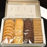 FOOTPATH CAKES - 料理写真:きちっと並ばされて