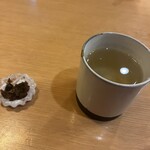 打心蕎庵 - 梅酒お湯割と昆布山椒佃煮