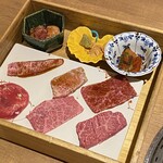 BAKURO - 家族は小鉢をホルモンに