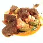 フィオッキ - ほうれん草とリコッタ、トリュフのマルファッティ、オマール海老のソテーとそのビスク、ほうれん草のピュレ