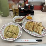餃子の王将 - 料理写真:餃子341円×2&炒飯638円&生ビール451円