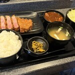 とんかつとカツカレーの店 キセキ食堂 - 本日のとんかつ御膳（熟成カタロース160g）