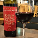 トラットリア アルモメント - 【今夜のお供④】Sistina Montepulcian d’Abruzzo。アドリア海に面するアブルッツオ州は65％が山間部を占めます。モンテプルチアーノは、複雑な地形から生まれた赤品種。