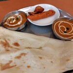 ナマステ ガネーシャ マハル - カレー2種、ナン、チキンなんちゃら２個