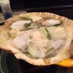 酒盃 - 鯛とジュンサイの貝焼き（かやき）