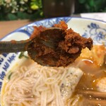 Co Huong Beo - すくえたけど何回振ってもスプーンから離れない辛いやつ