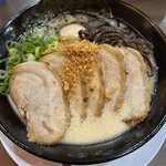 博多らーめん 一心堂 大塚店 - 黒 全部のせ