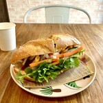 バインミー・サイゴン - バインミー豚焼肉　¥650