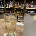 お酒の美術館 - ハイボールとレモンサワー