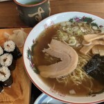 すし清 - 料理写真:煮干しラーメンと干瓢巻き