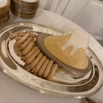 綱町三井倶楽部 - 名物富士山アイス