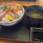 マルトモ水産 鮮魚市場 - 