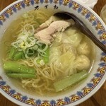 万葉軒 ワンタン麺&香港飲茶Dining - 