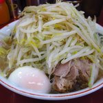 ラーメン二郎 - 温玉￥５０＋小ラーメン￥６５０