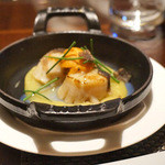 ザ ロビーラウンジ - ホタテ貝柱のソテー　サツマイモピュレ、うに、トリュフ（単品2,200円）